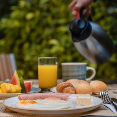 Hotel Spirito By Spiwak Кали Экстерьер фото A continental breakfast
